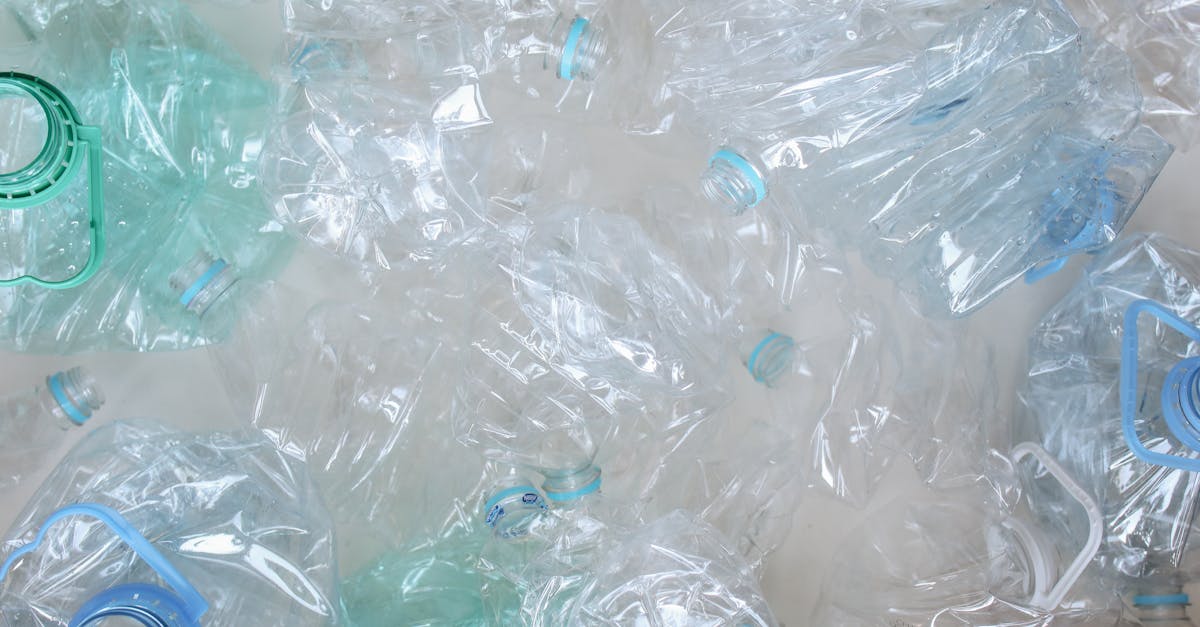 découvrez tout ce qu’il faut savoir sur le recyclage du plastique : méthodes, avantages pour l’environnement et conseils pour adopter de meilleures pratiques dans la gestion des déchets plastiques.