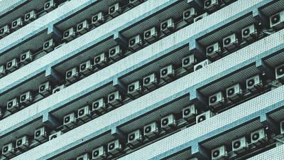 Canicule : quel est réellement l’impact de la climatisation sur la consommation d’énergie et l’empreinte carbone en France ?